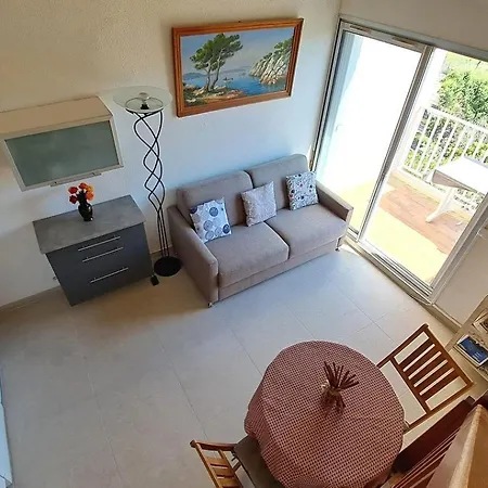Apartment T2 Ensoleille, Vue Et Champ, Climatise Carqueiranne